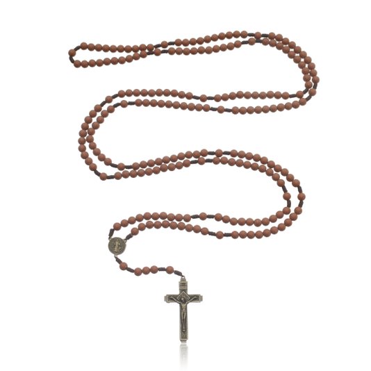 rosario-com-medalha-de-sao-bento-e-contas-perola-marrom-660eb4506a250